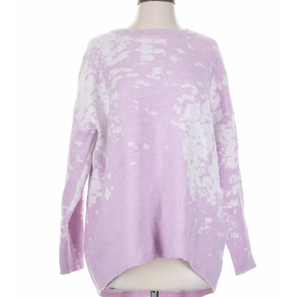 Women's Lavender and White Sweater